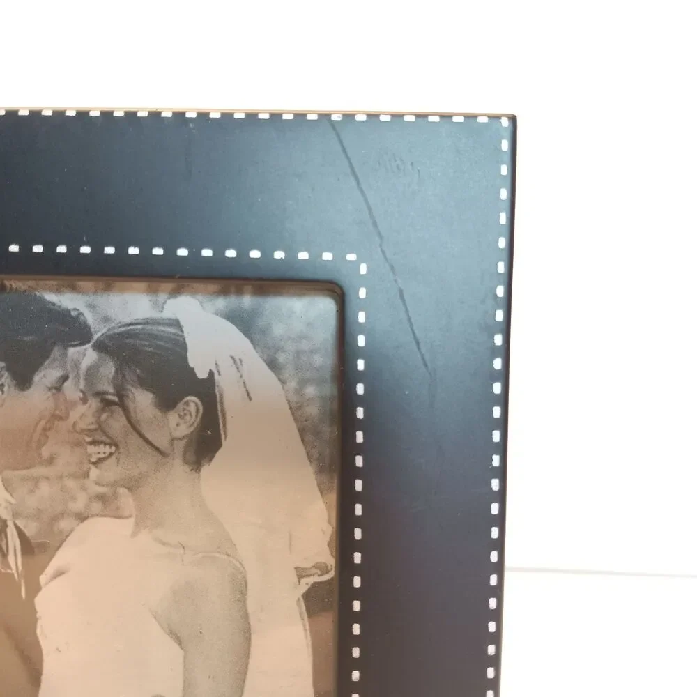 Picture Frame Black Silver Painted Border Free Standing Memories Holds 4x6 Pic